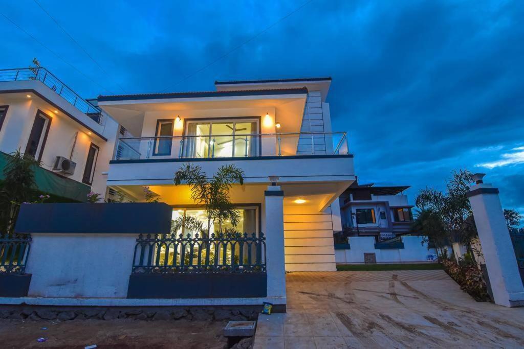 Royal Paradise Villa Lonavala Luaran gambar